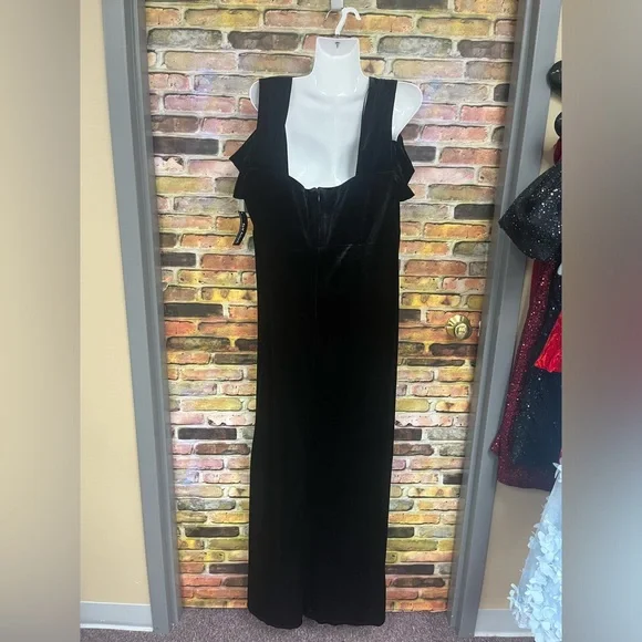 Velvet Long Dress cold shoulder w/sweatheart neckline w/side slit